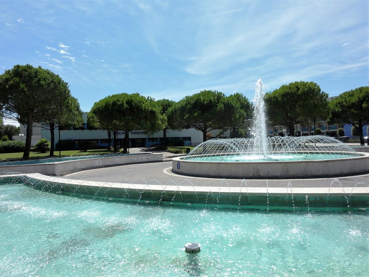 Isolabella - Appartamenti Бибионе Экстерьер фото